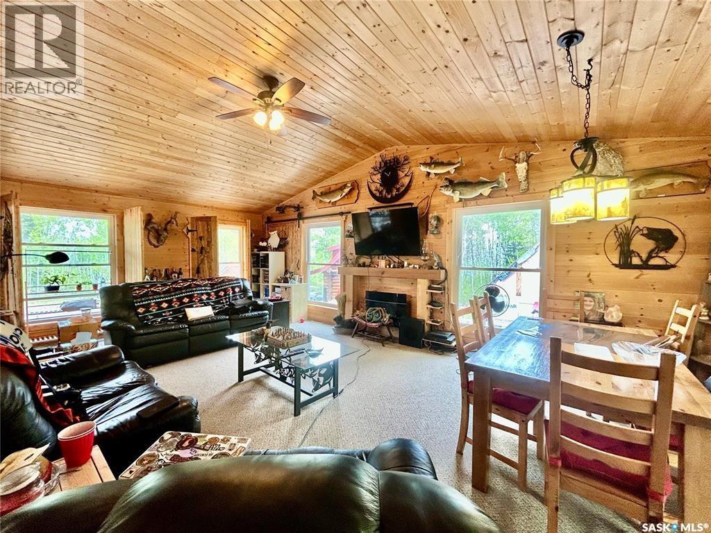 10 Hillview Drive Property Photo 6