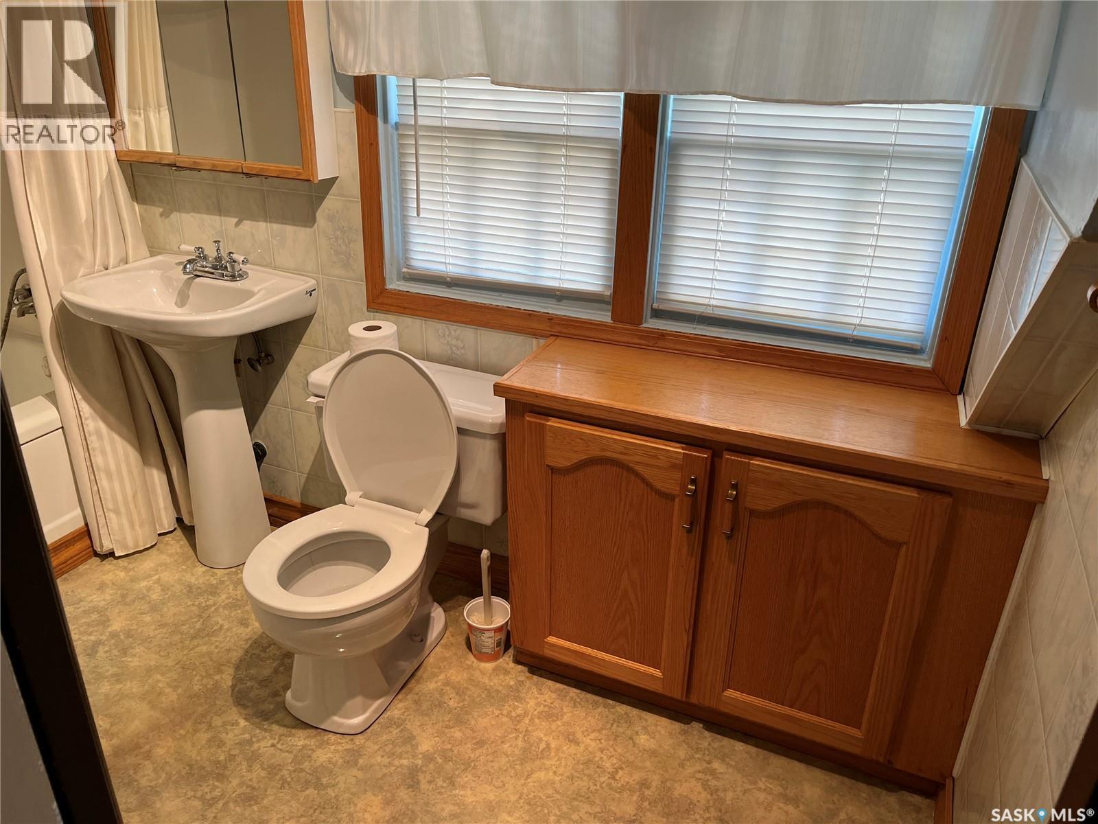 209 2nd Avenue W Property Photo 17