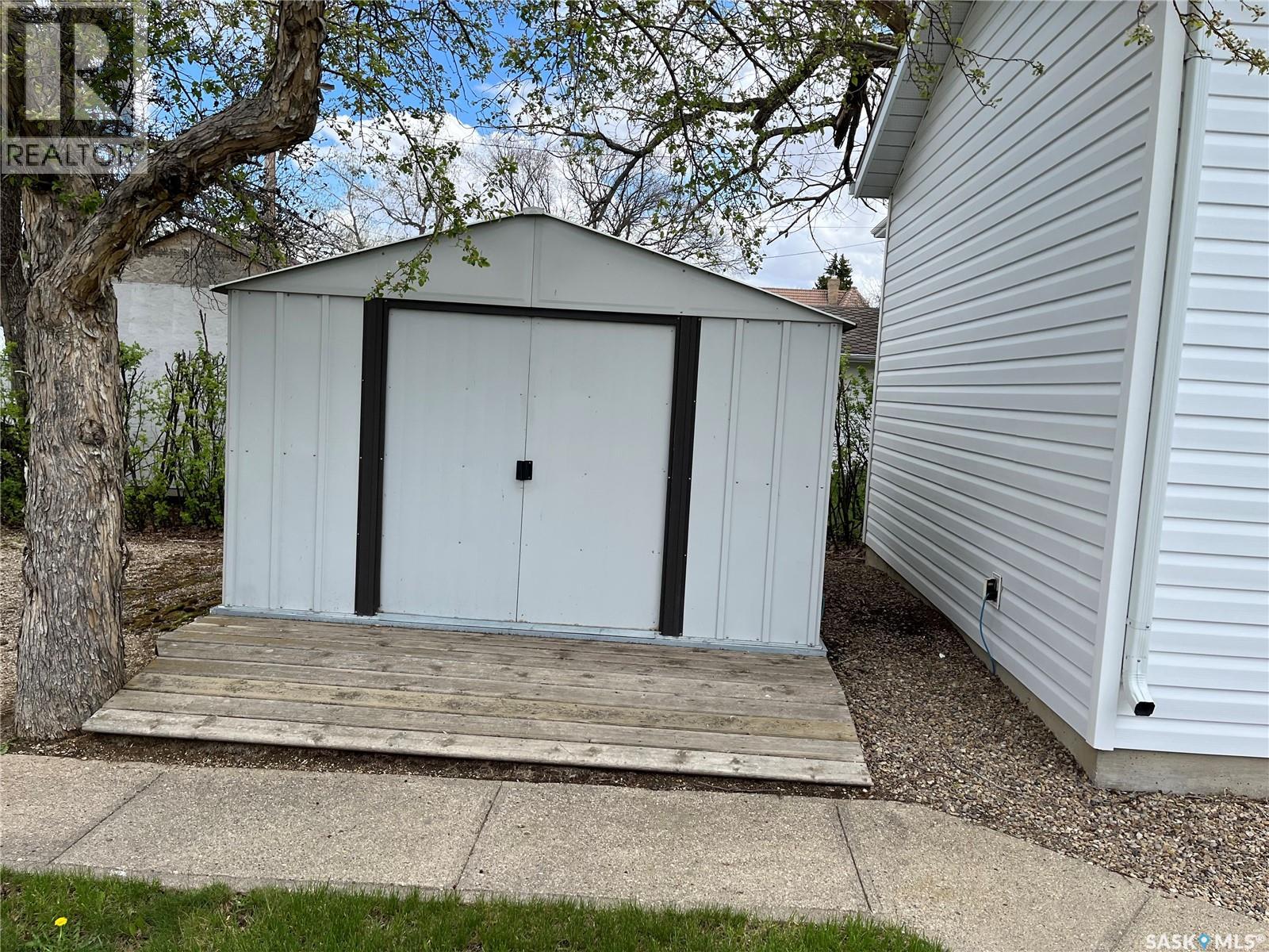 209 2nd Avenue W Property Photo 31
