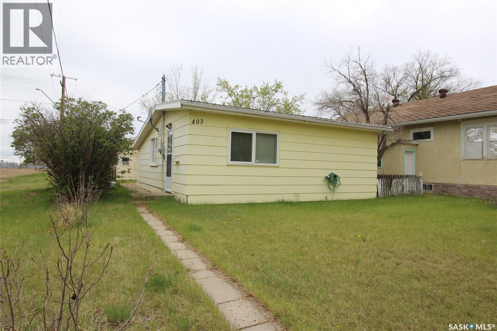 403 4th STREET W Property Photo 1