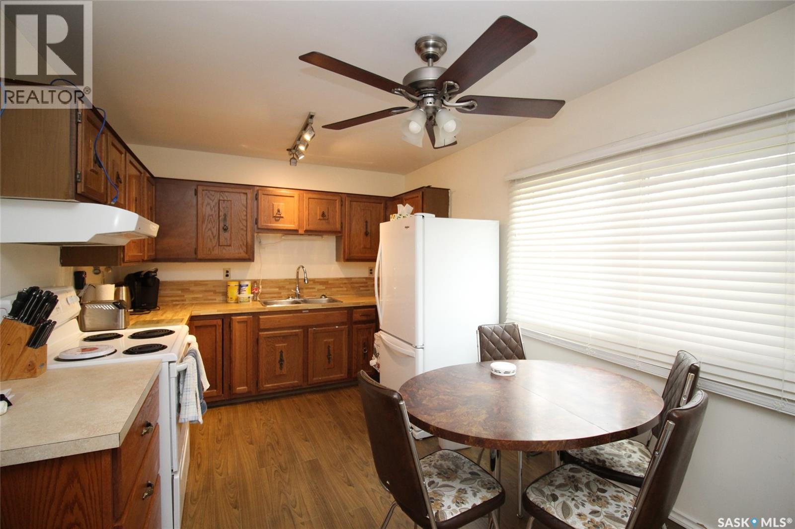 403 4th Street W Property Photo 2