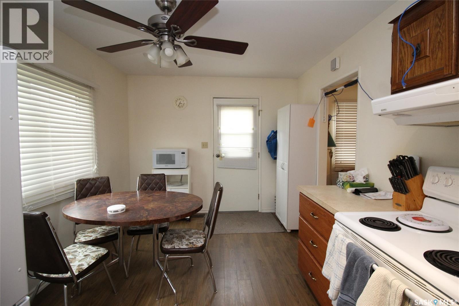 403 4th Street W Property Photo 3
