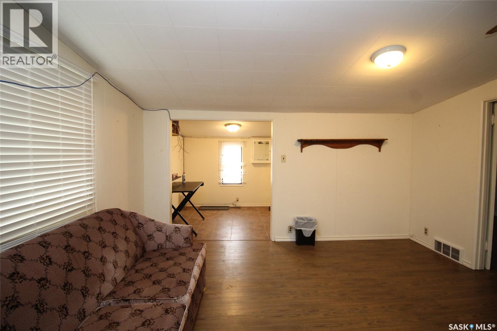 403 4th Street W Property Photo 4