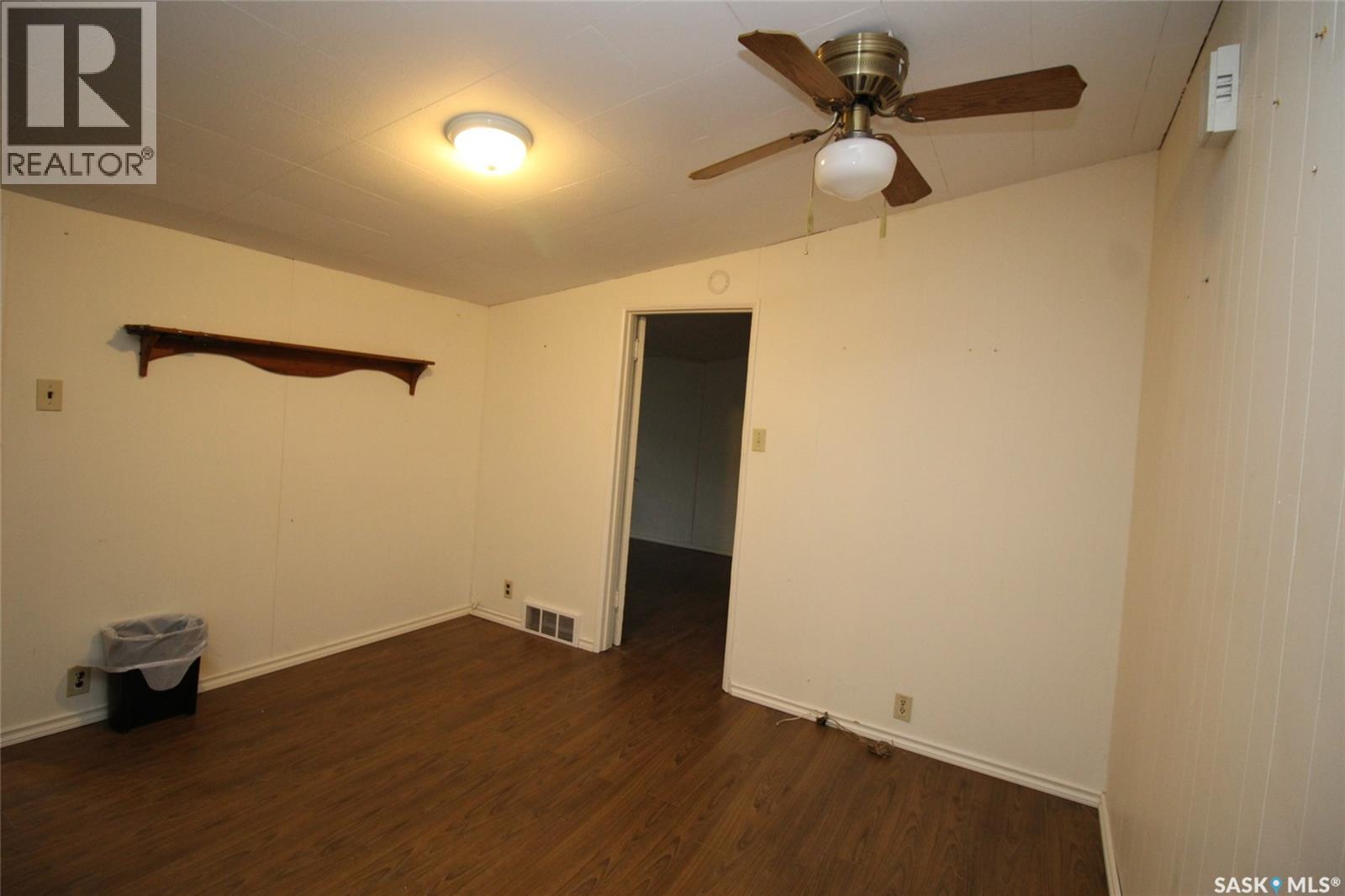 403 4th Street W Property Photo 5