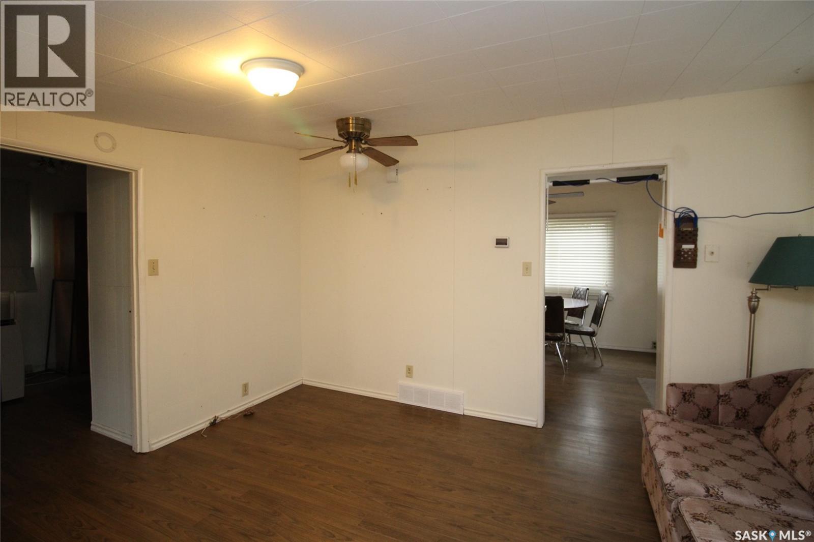 403 4th Street W Property Photo 7