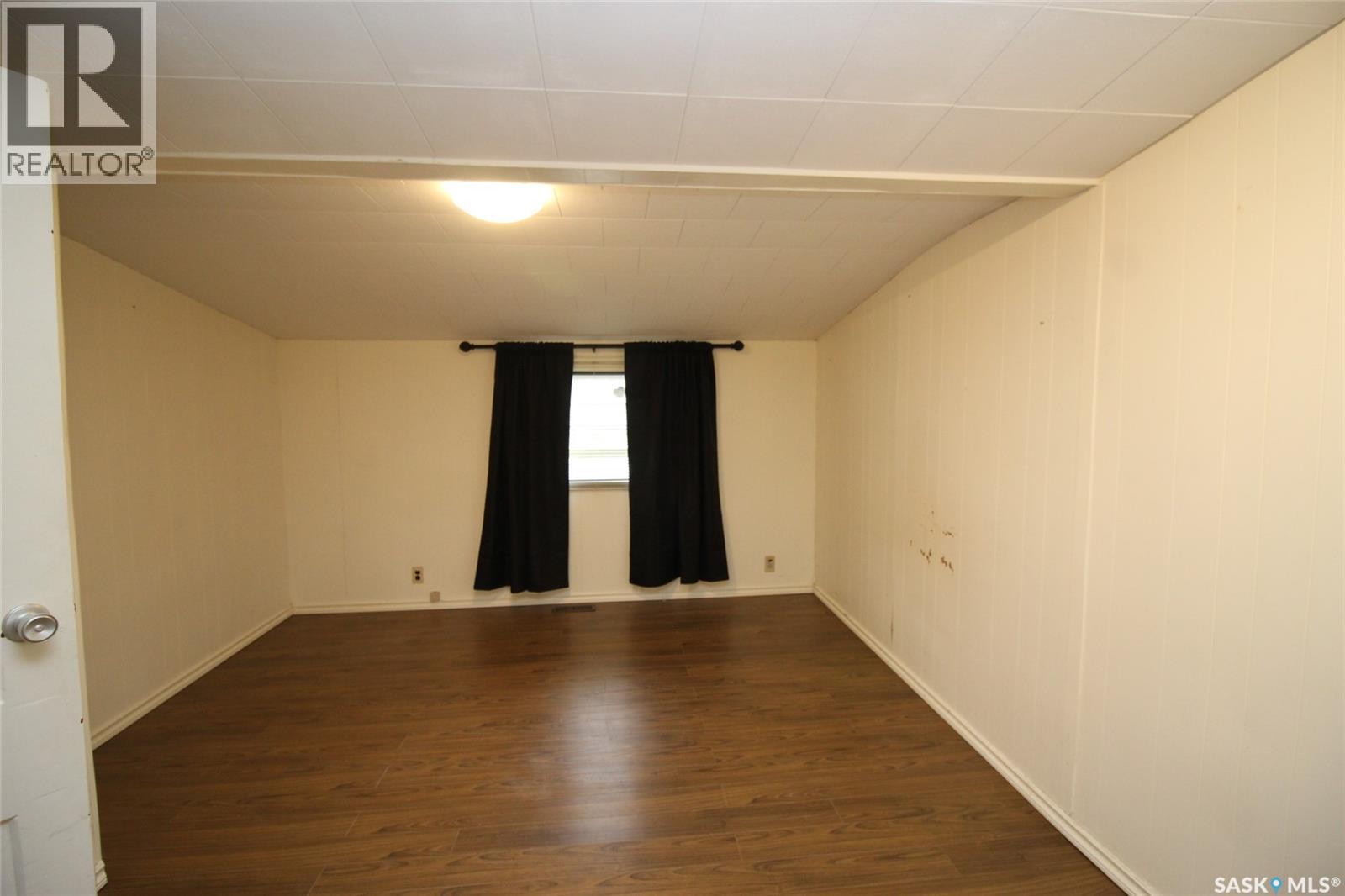 403 4th Street W Property Photo 8