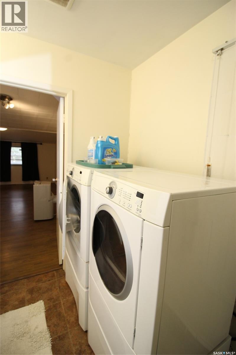 403 4th Street W Property Photo 10