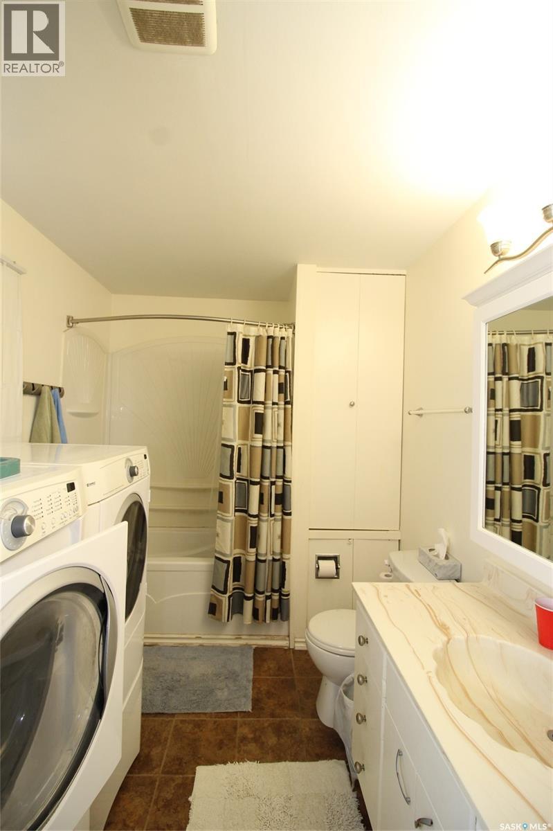403 4th Street W Property Photo 11