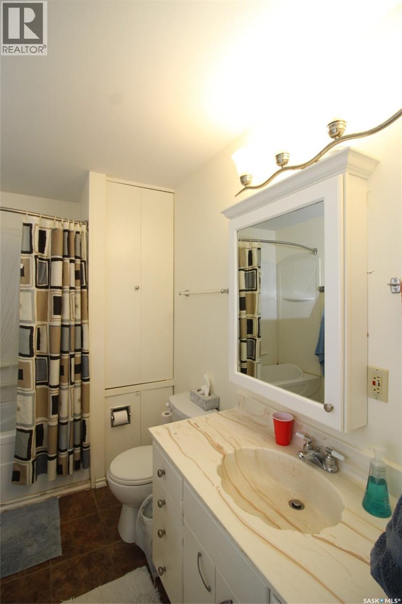 403 4th Street W Property Photo 12