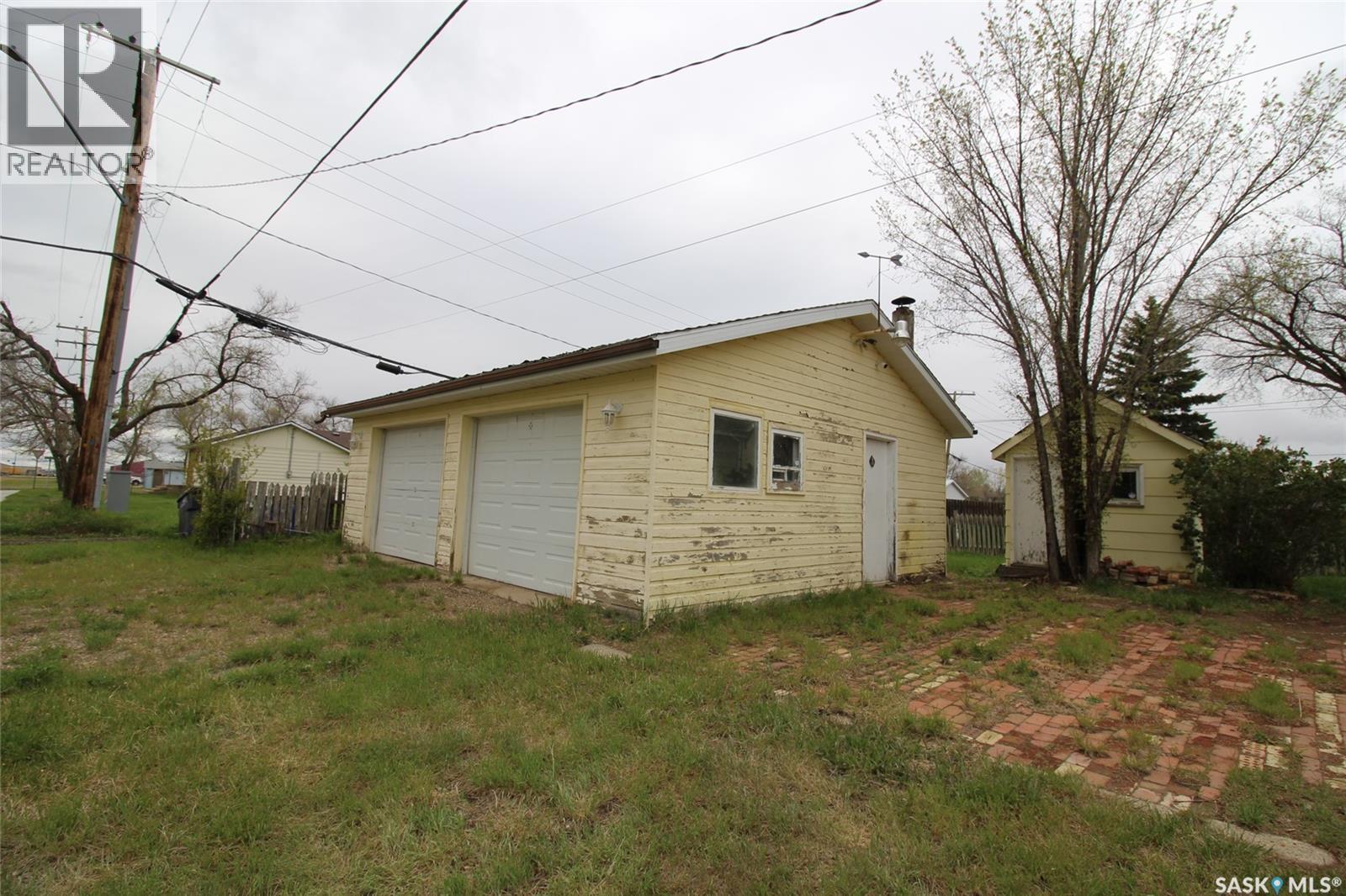 403 4th Street W Property Photo 26