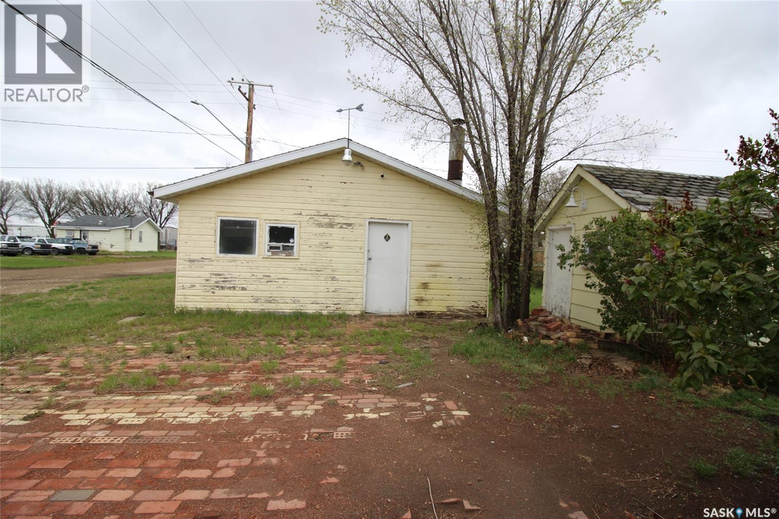 403 4th Street W Property Photo 27