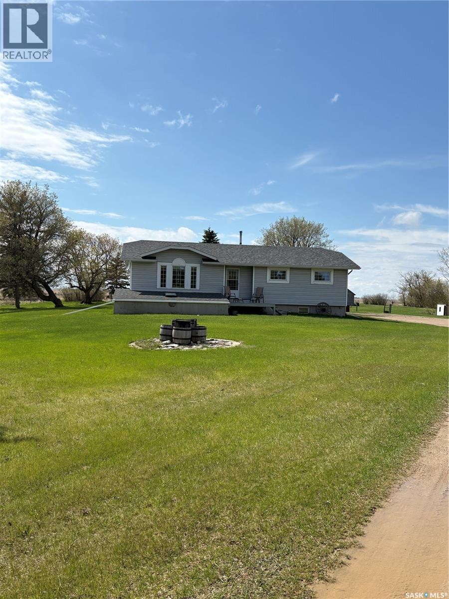 Astren Acreage Property Photo 1