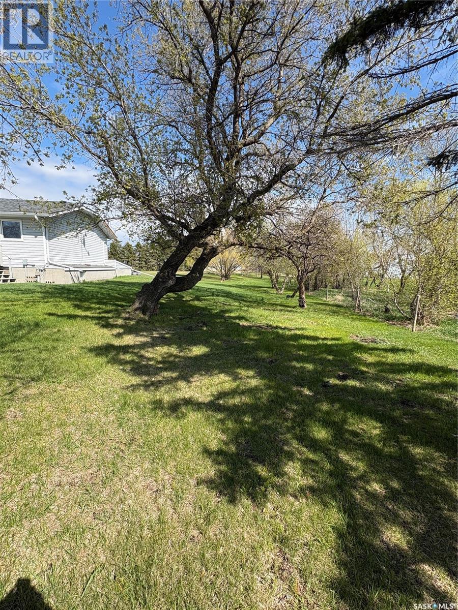 Astren Acreage Property Photo 6