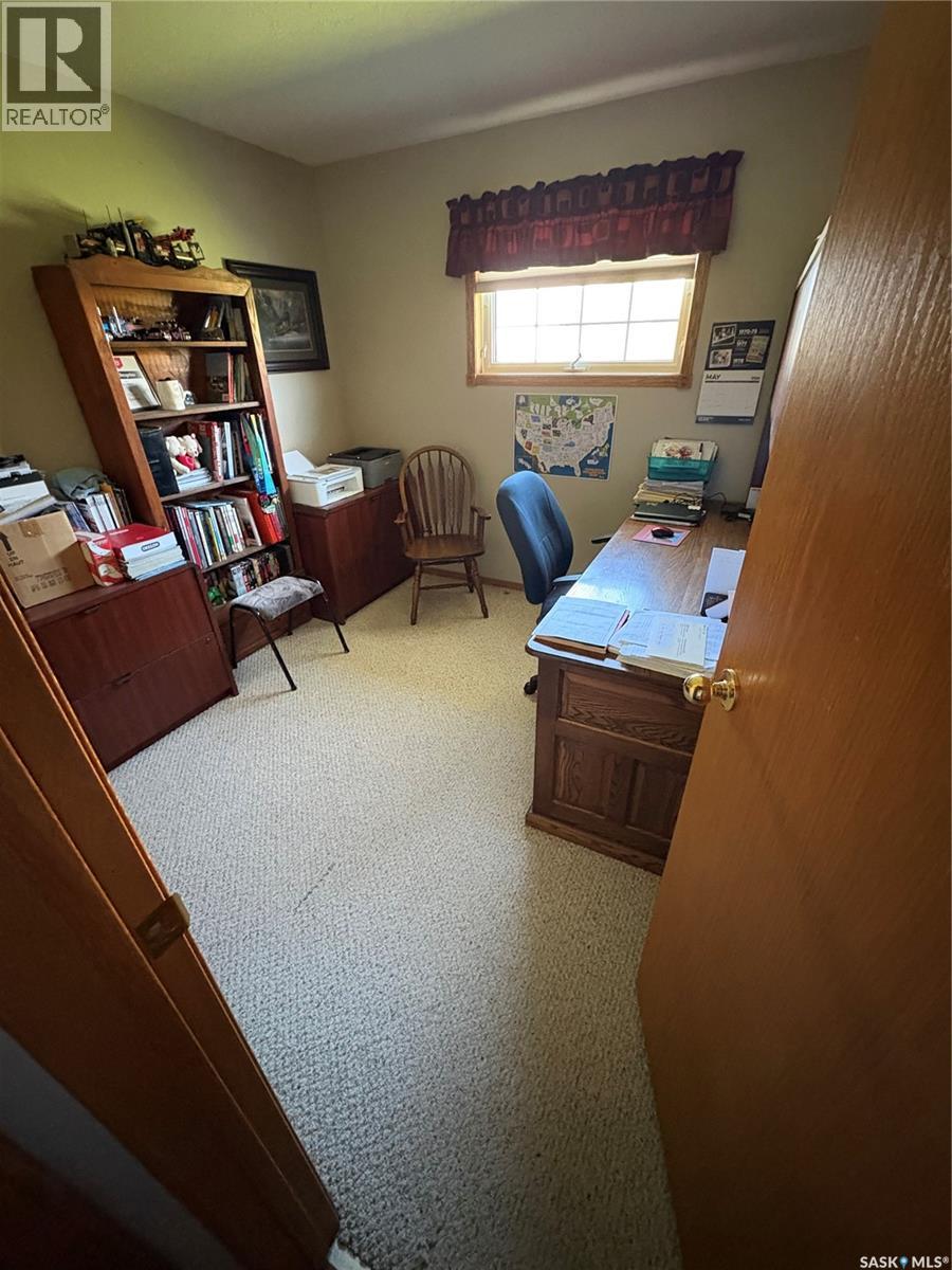 Astren Acreage Property Photo 16