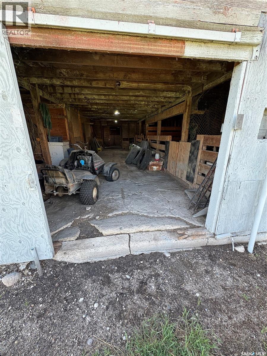 Astren Acreage Property Photo 35