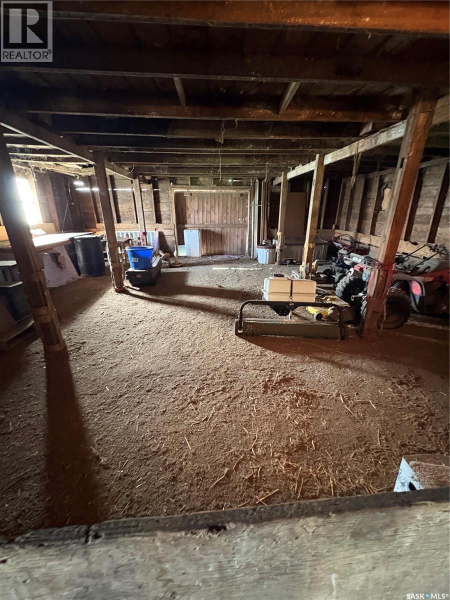 Astren Acreage Property Photo 37