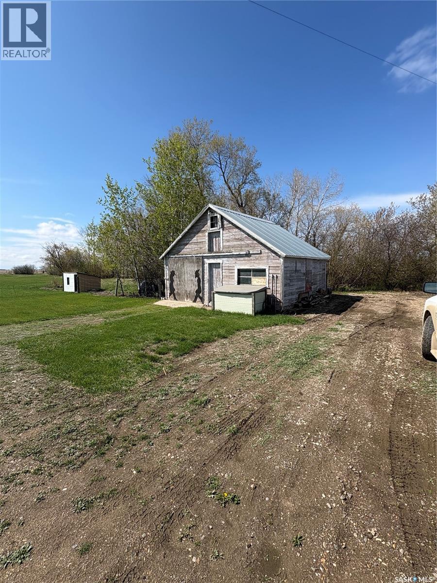 Astren Acreage Property Photo 38