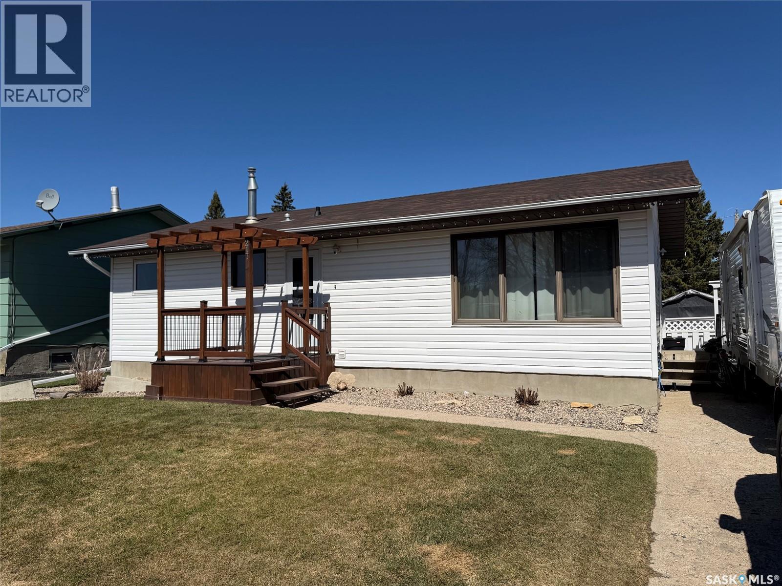 217 4th Avenue E Property Photo 1