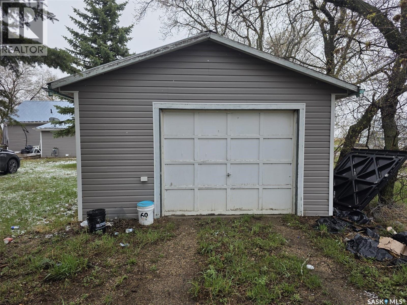 700 Railway Avenue Property Photo 4