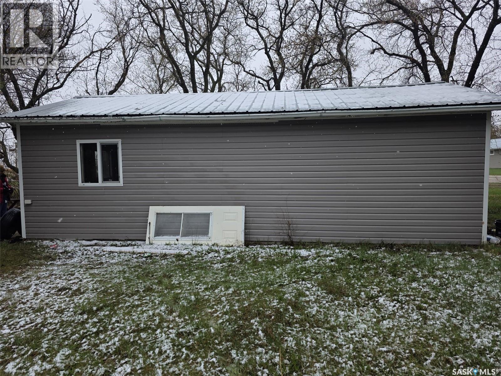 700 Railway Avenue Property Photo 5