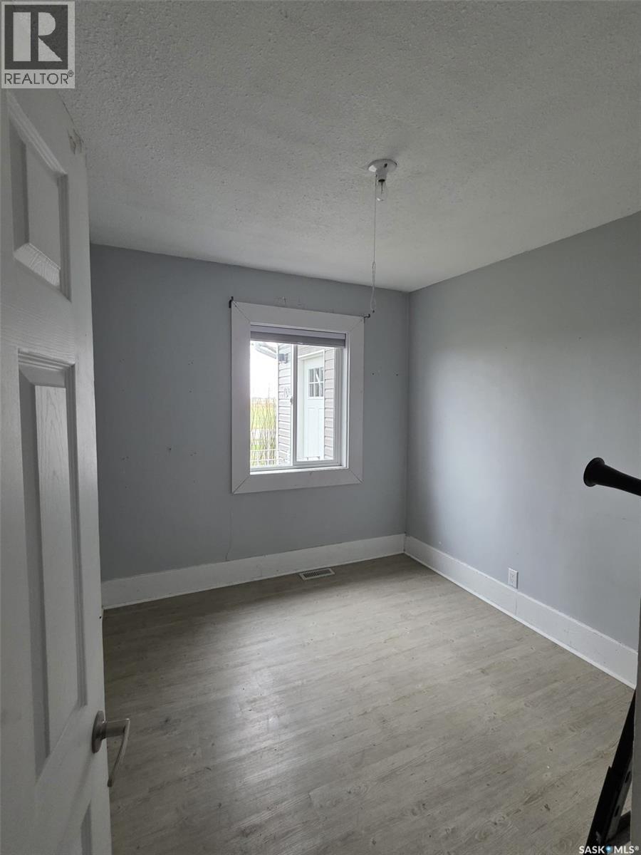700 Railway Avenue Property Photo 10