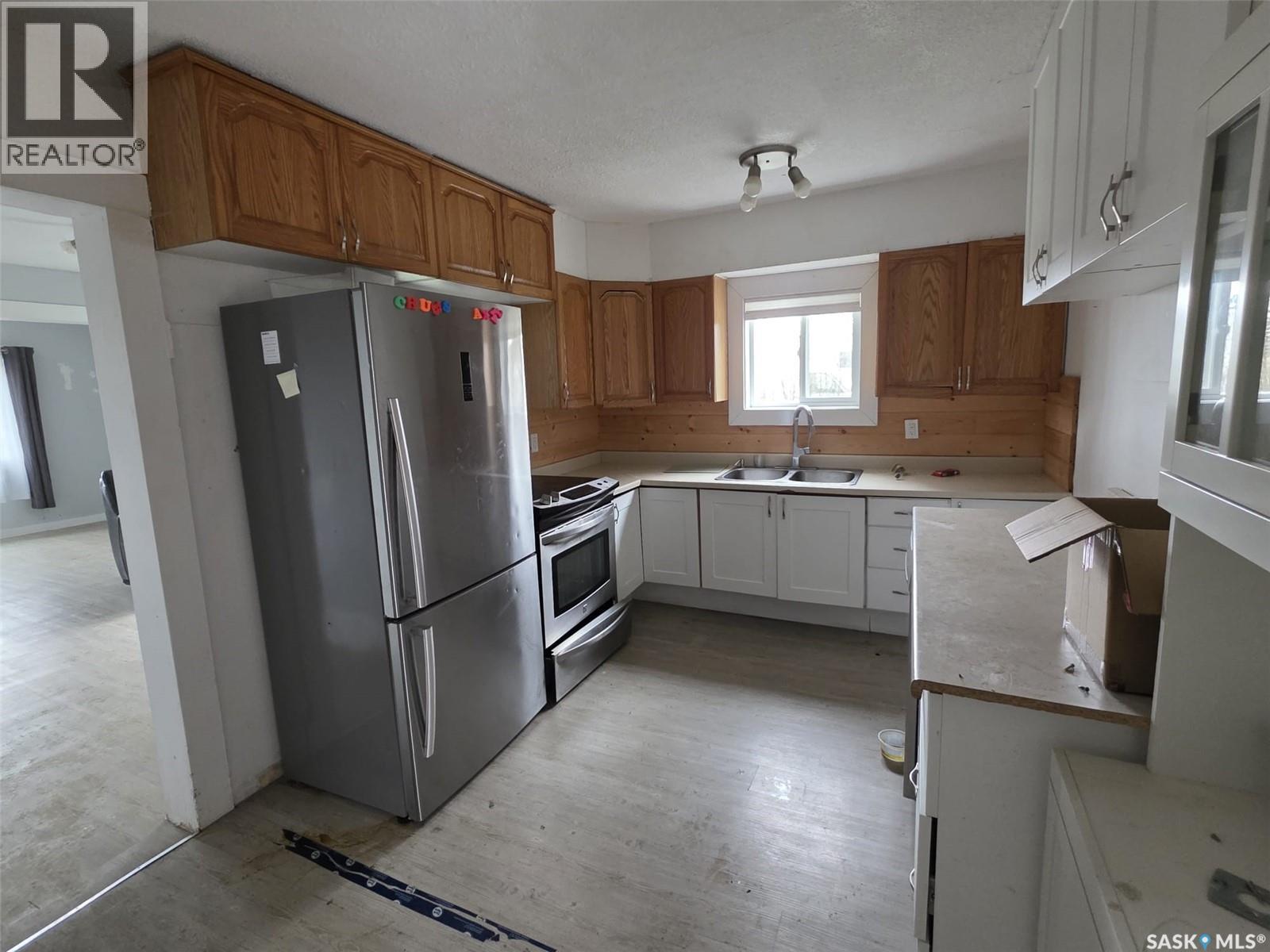 700 Railway Avenue Property Photo 16