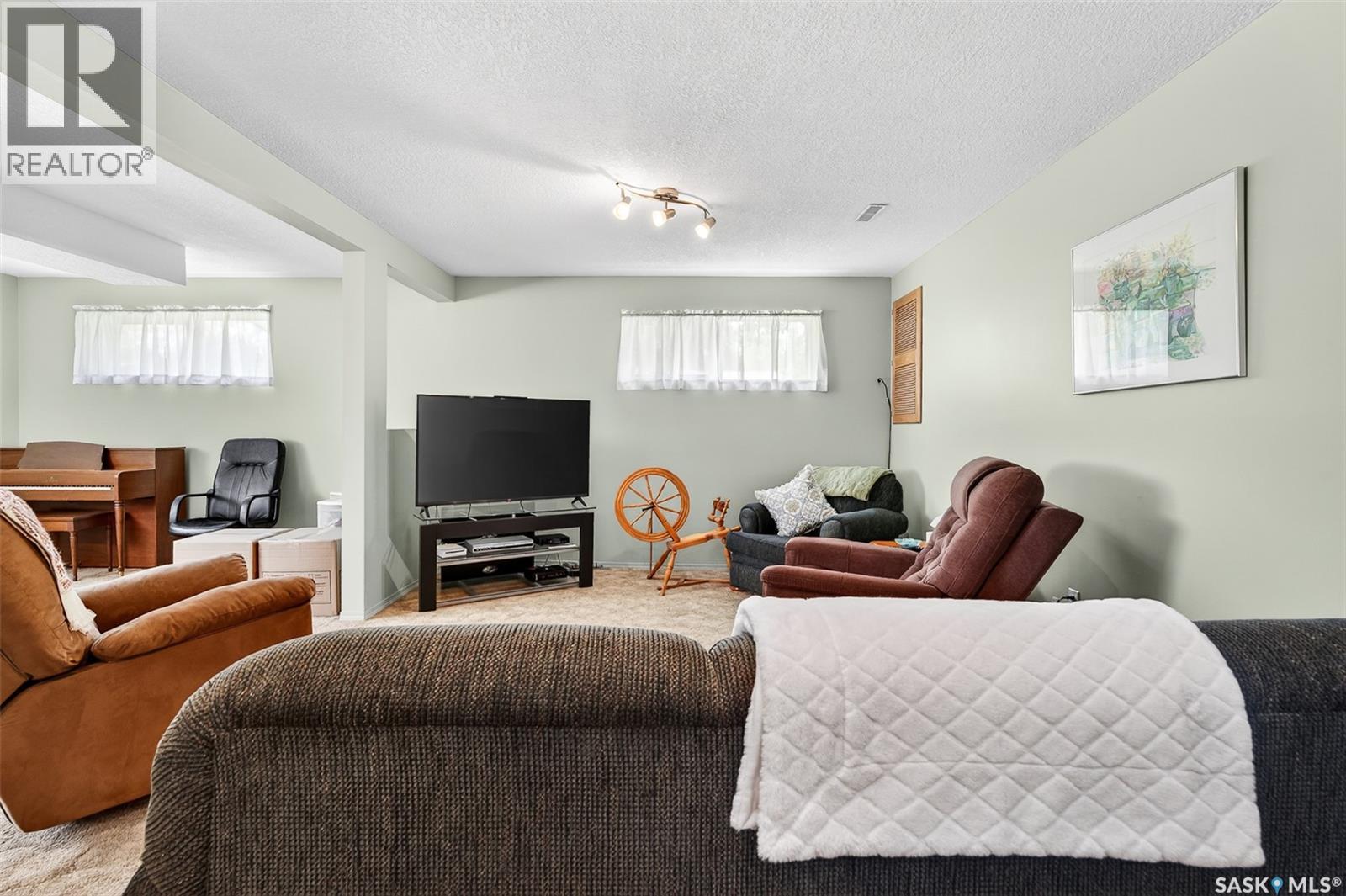 1381 Prince Crescent Property Photo 35