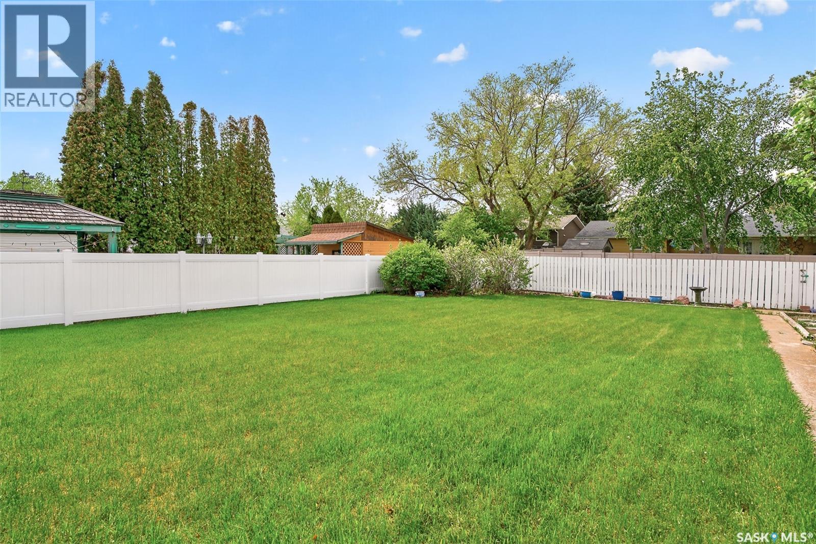 1381 Prince Crescent Property Photo 55