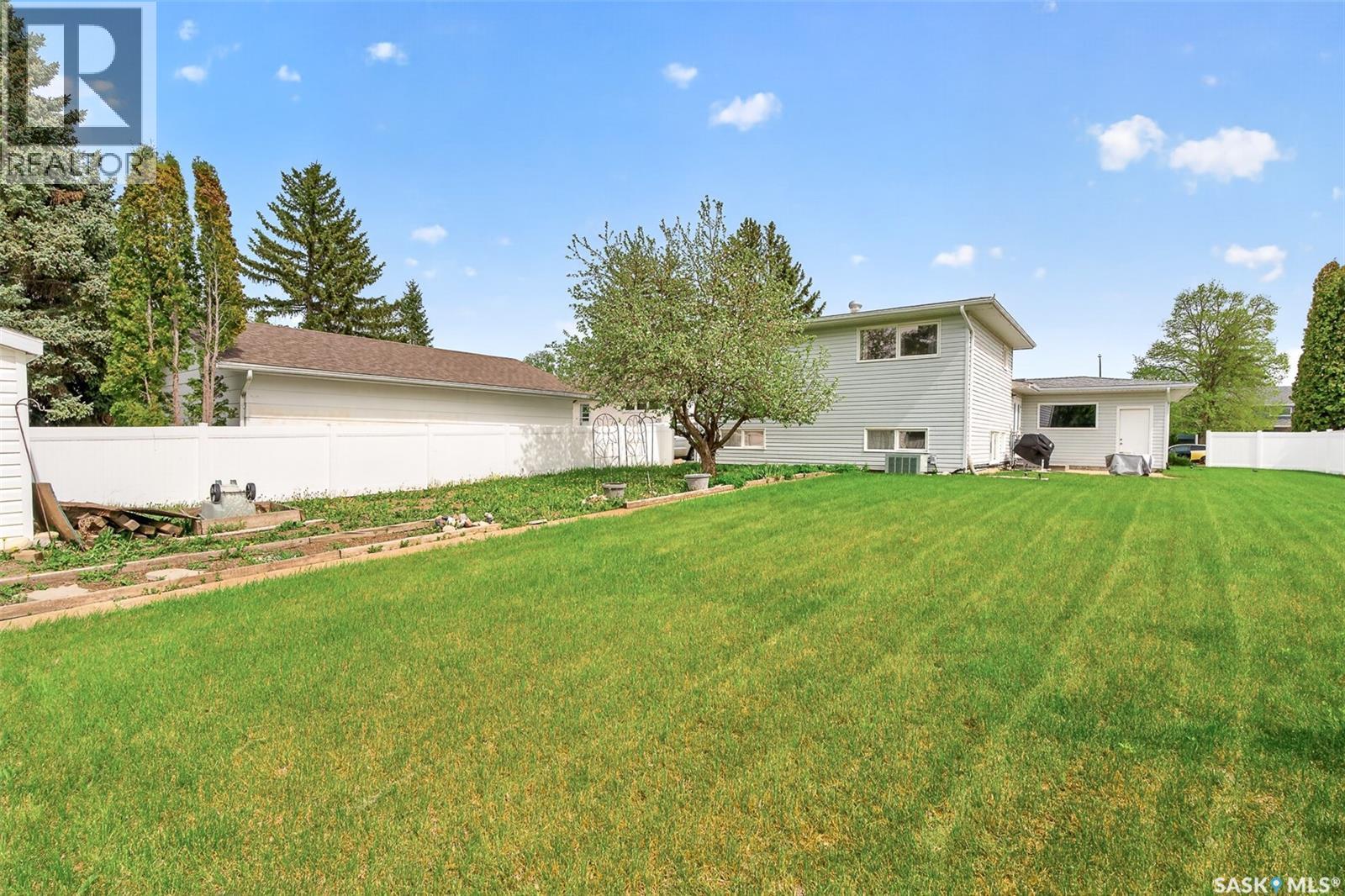 1381 Prince Crescent Property Photo 56