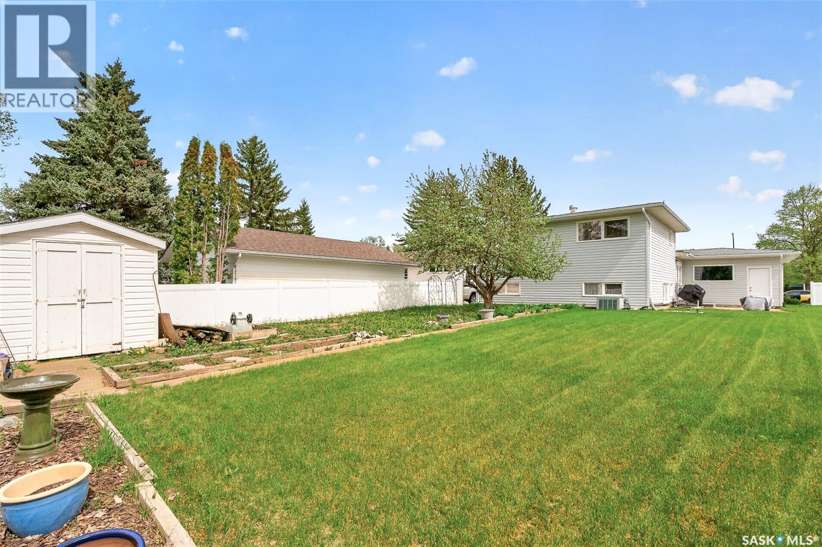 1381 Prince Crescent Property Photo 57
