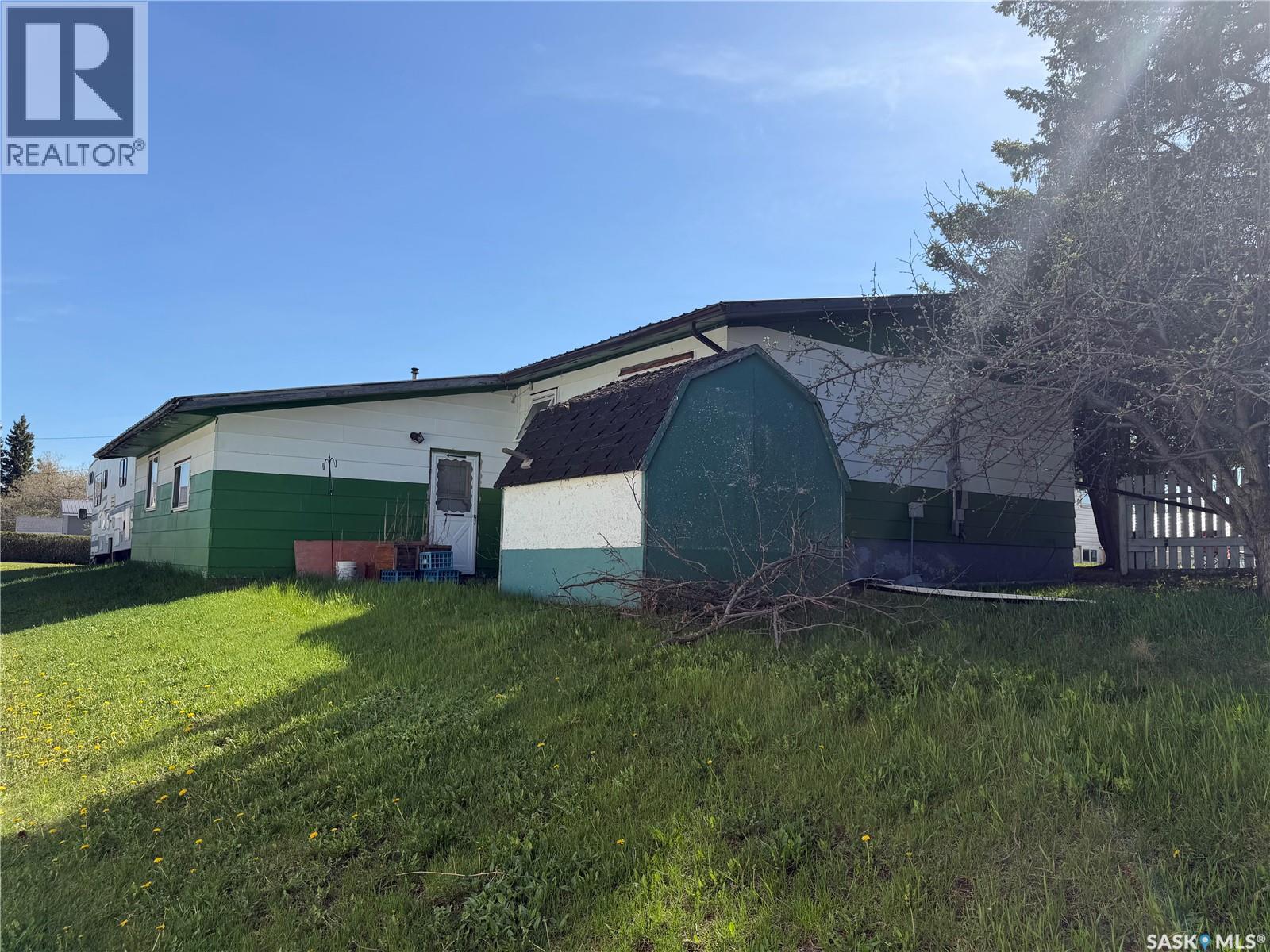 205 Pipestone Avenue Property Photo 3