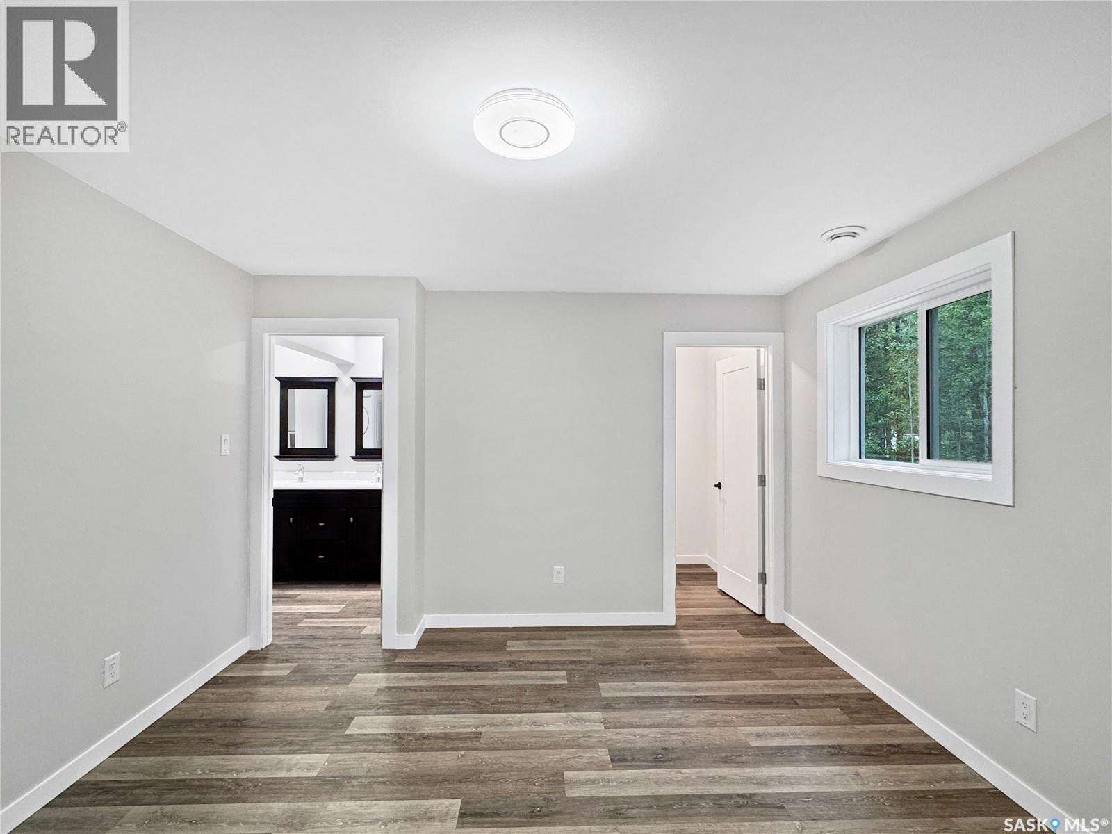 720 Railway Street Property Photo 10