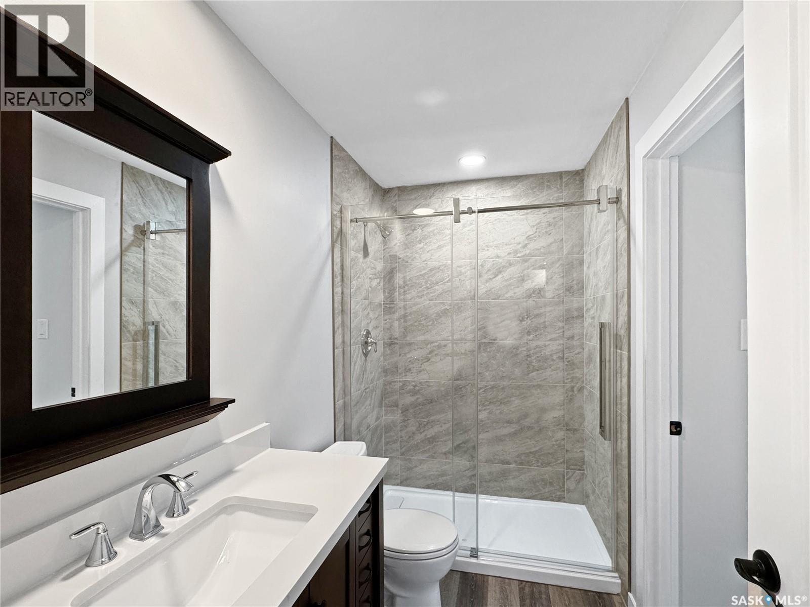 720 Railway Street Property Photo 15