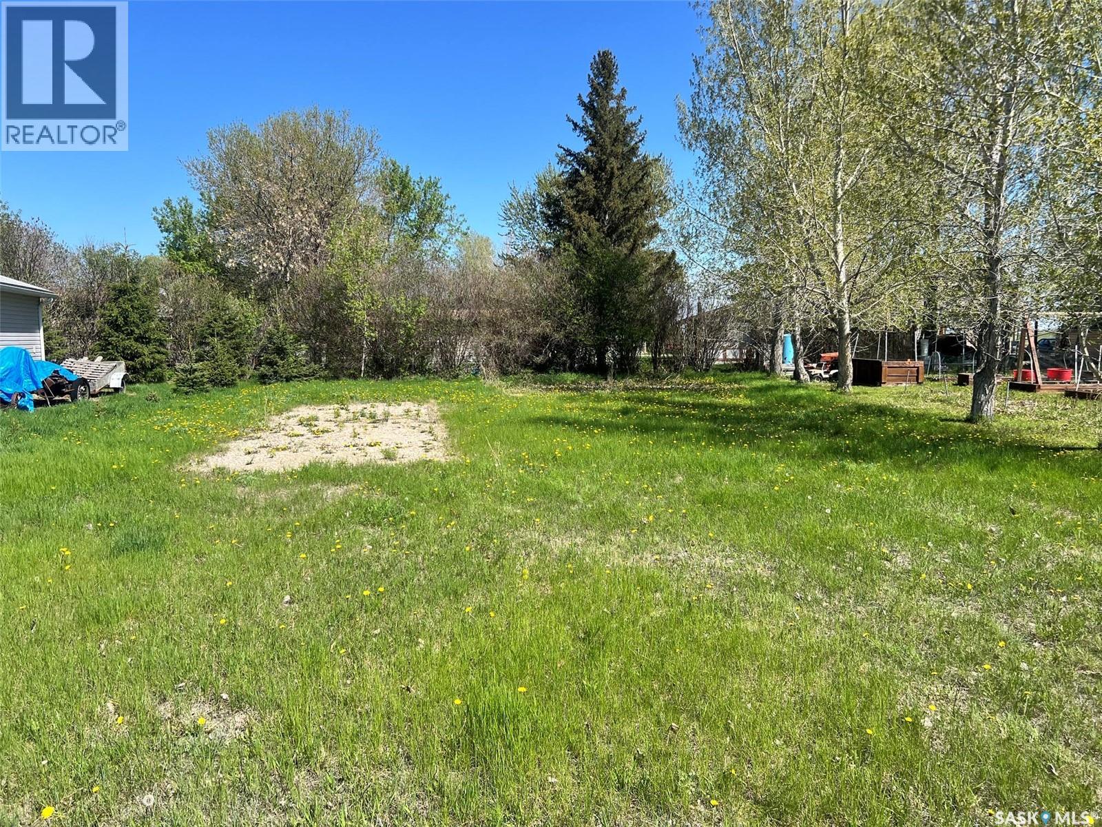 260 Elm Crescent Property Photo 2