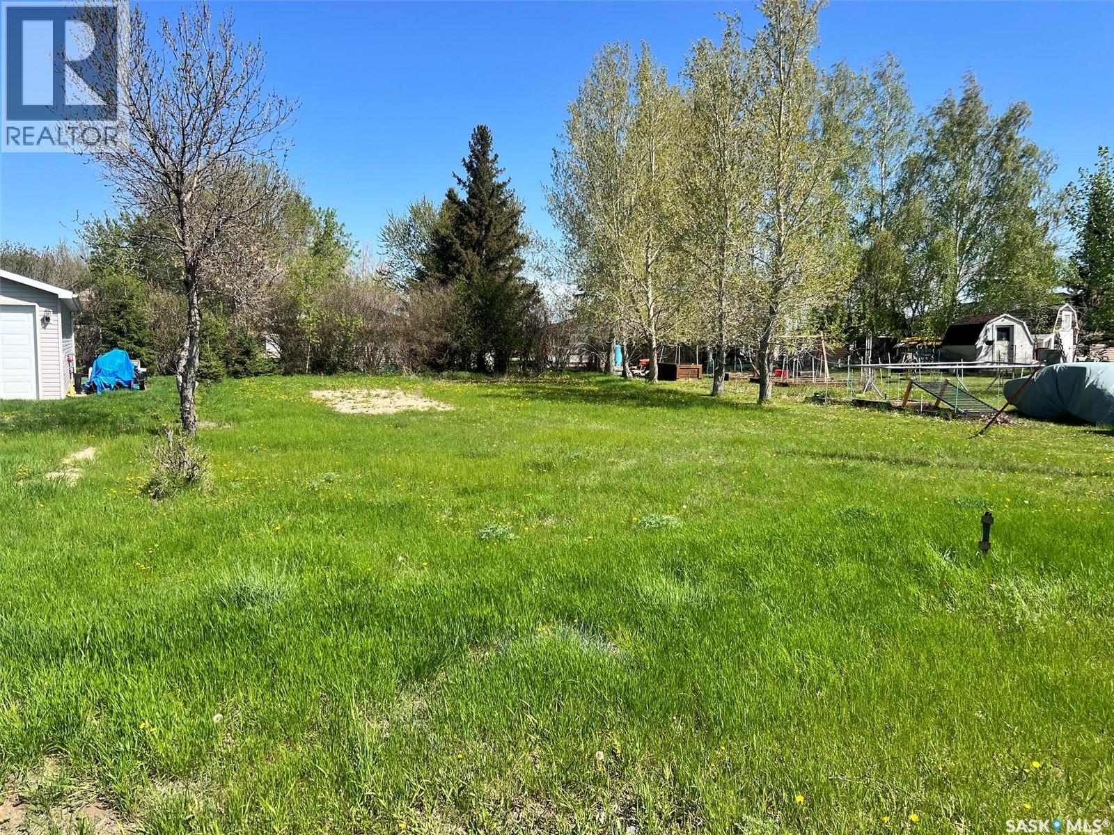 260 Elm Crescent Property Photo 3