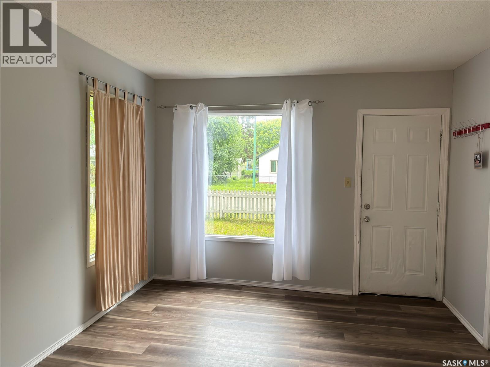 844 13th Street W Property Photo 2