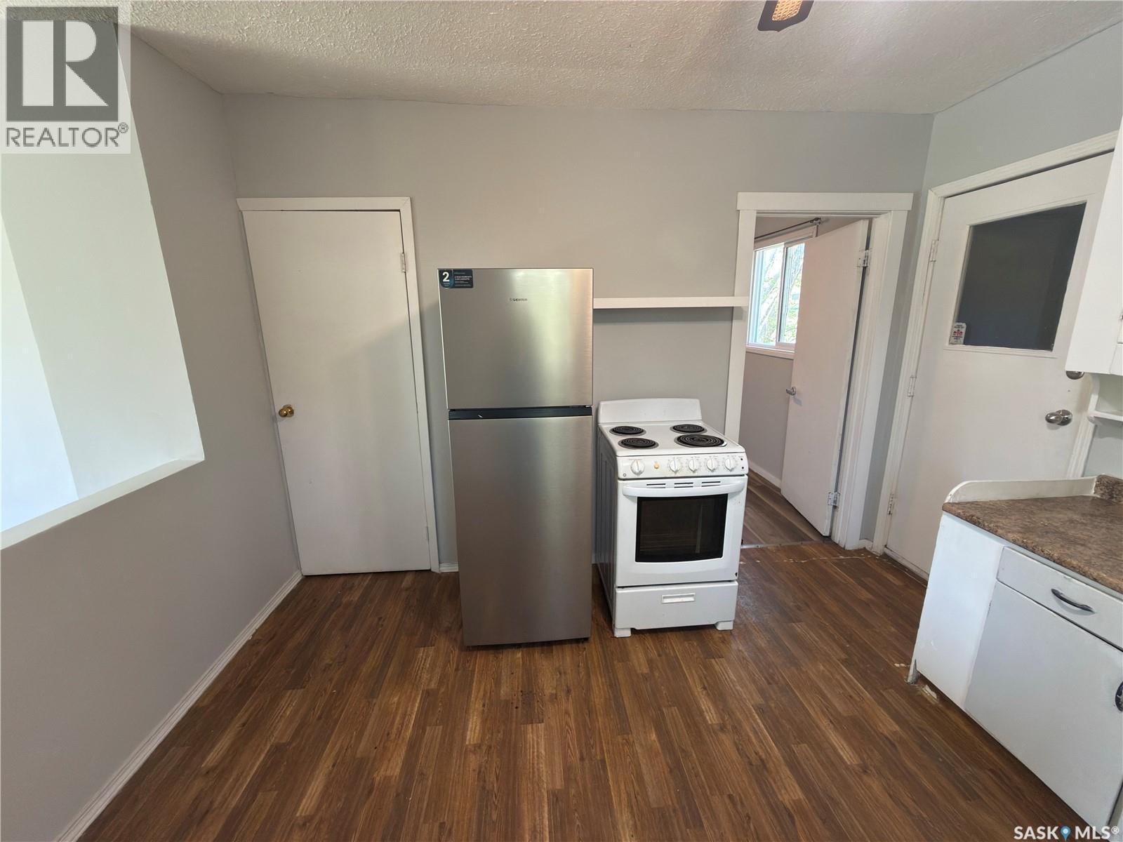 844 13th Street W Property Photo 6
