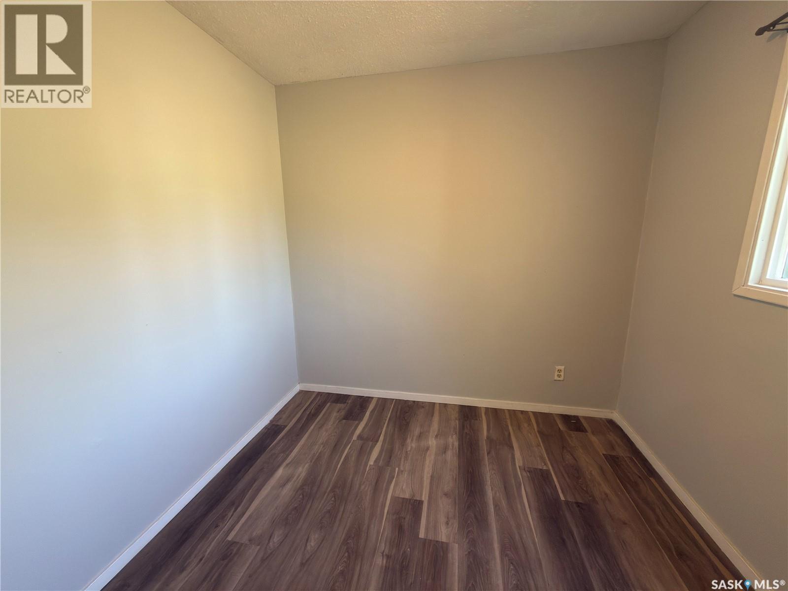 844 13th Street W Property Photo 8