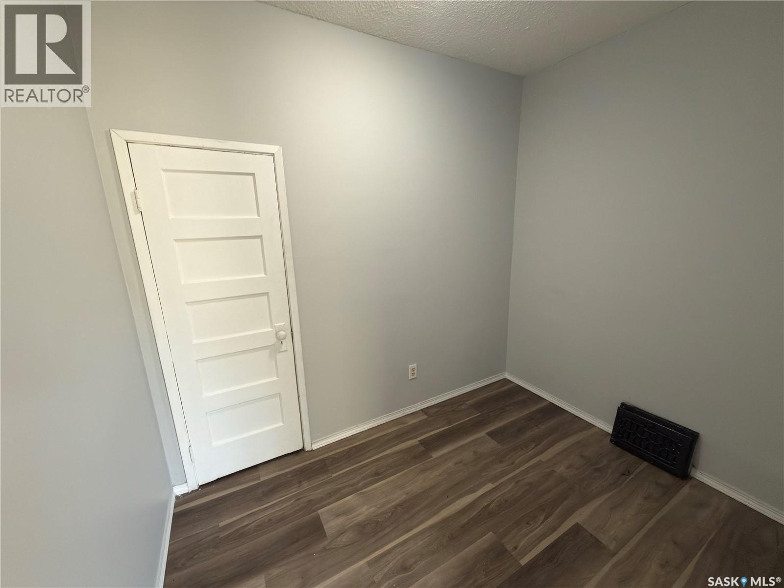 844 13th Street W Property Photo 9