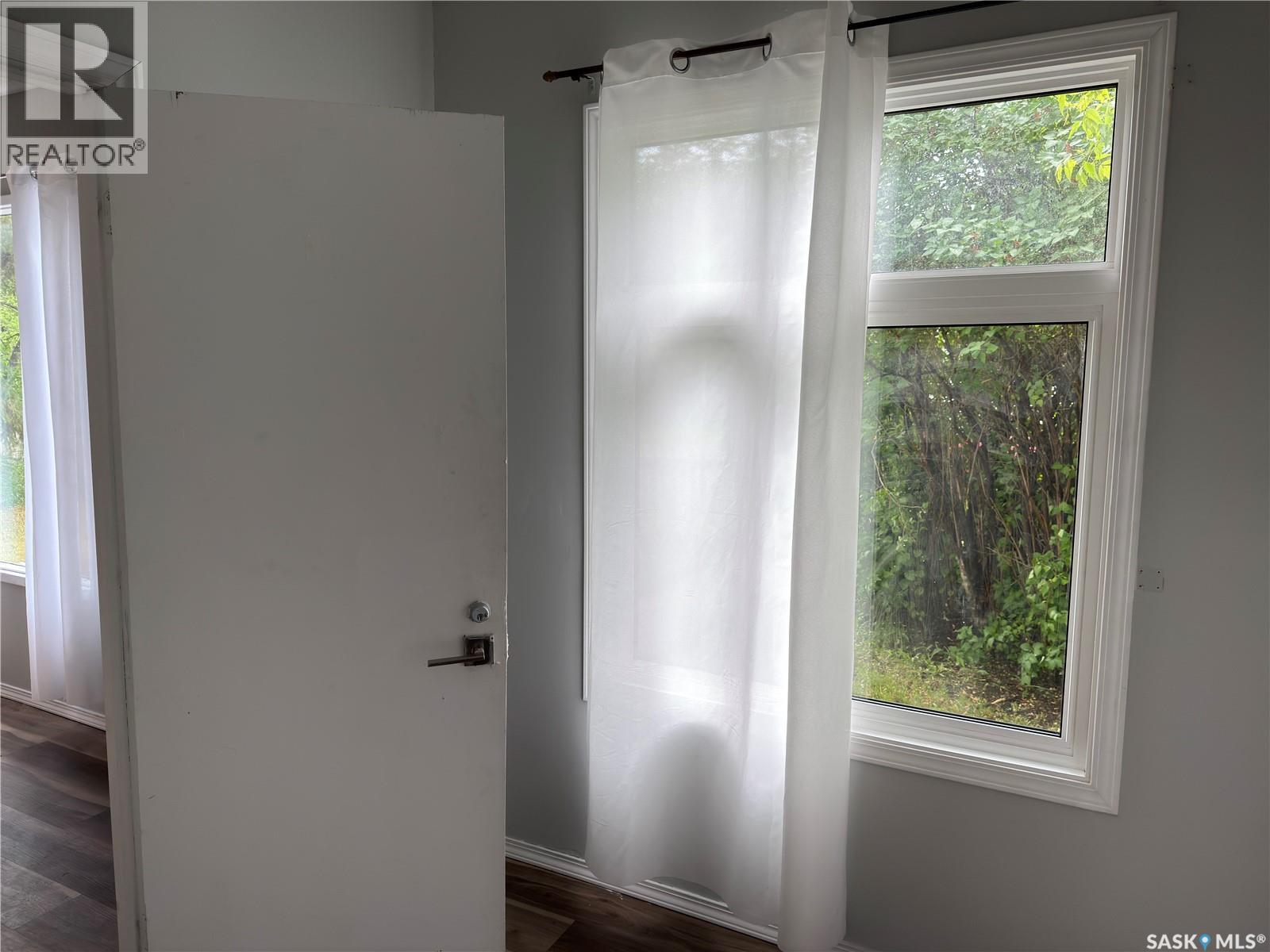 844 13th Street W Property Photo 10