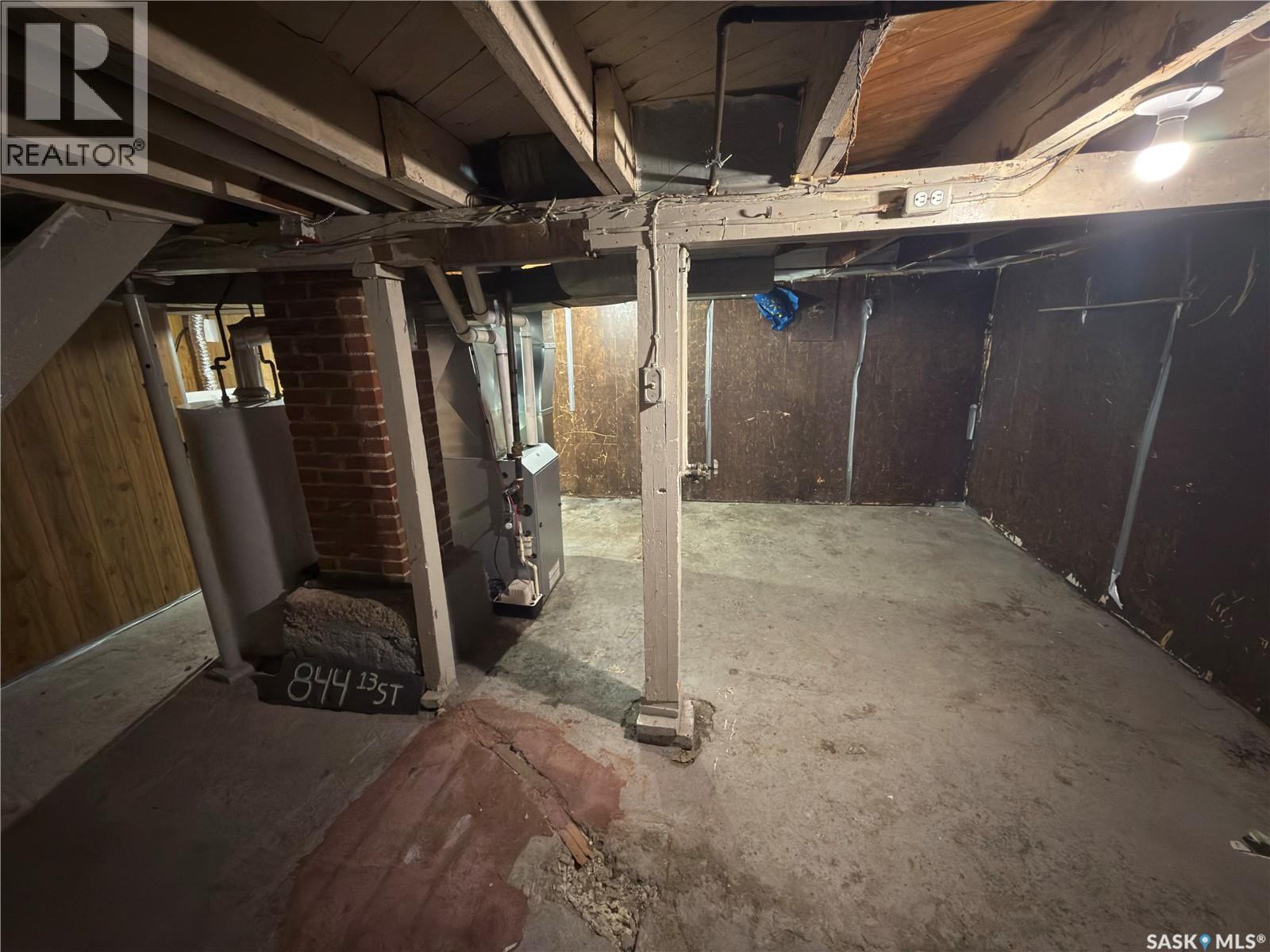 844 13th Street W Property Photo 13