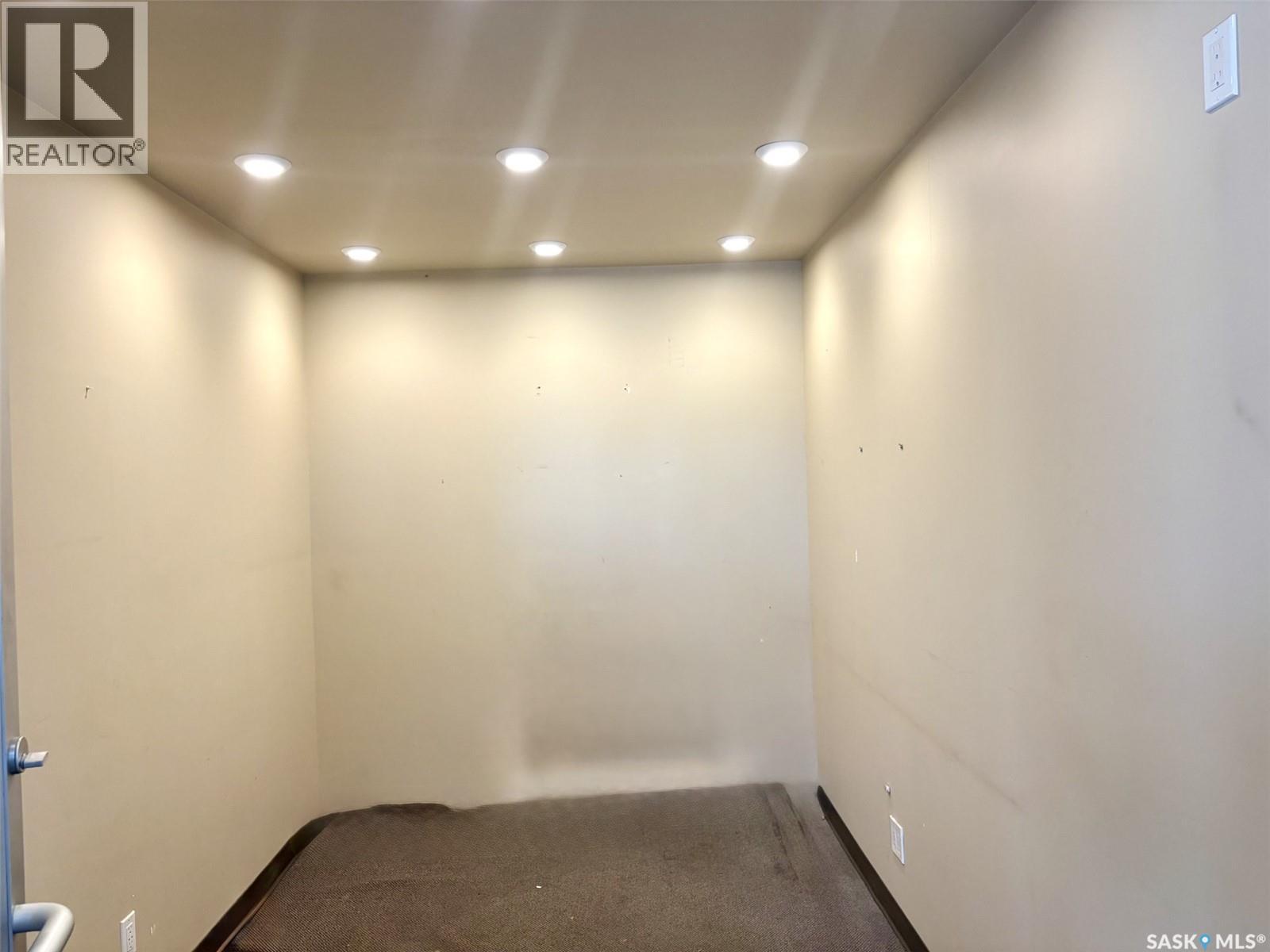 372 Fifth Avenue N Property Photo 7