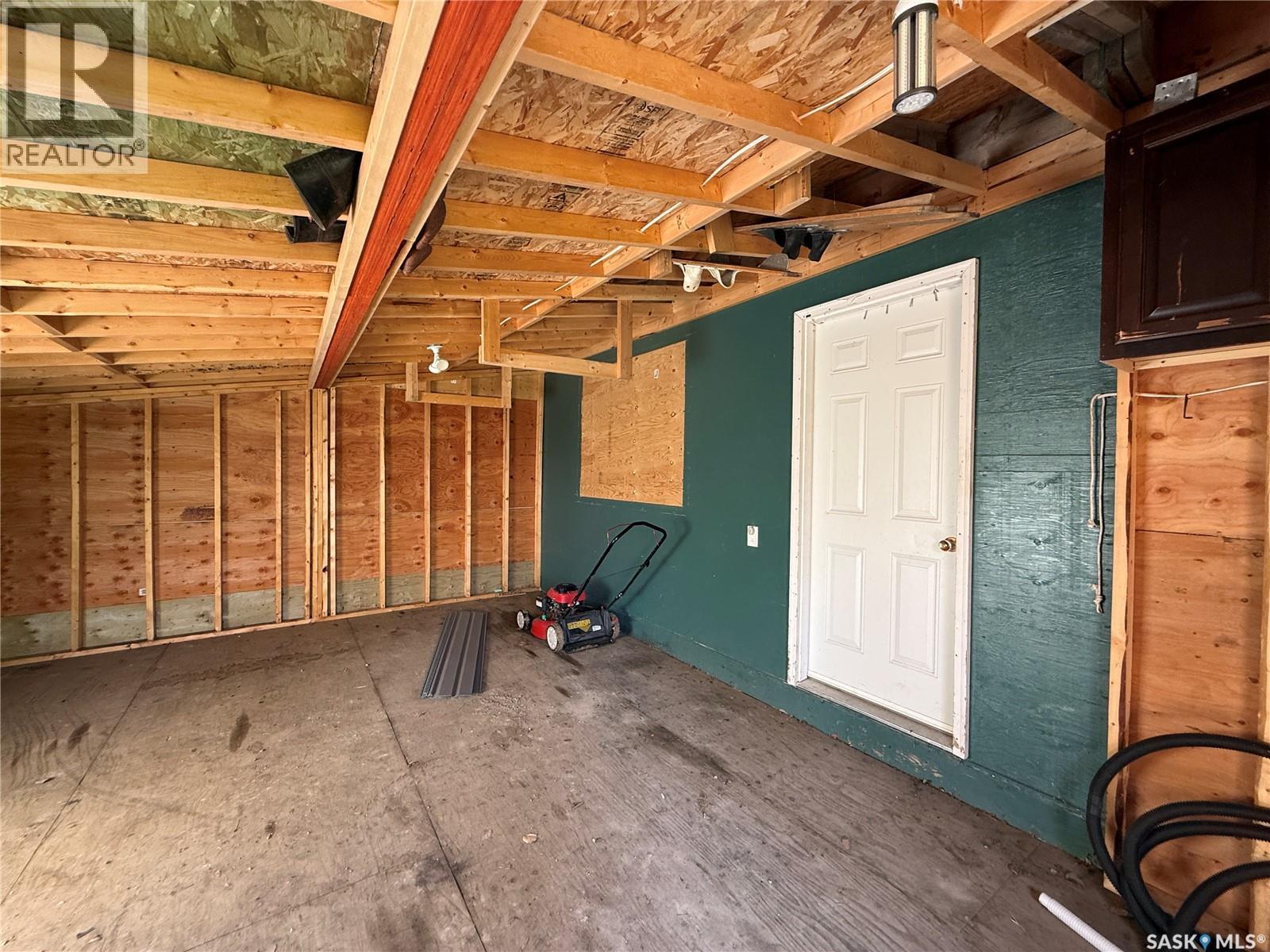 119 Zimmer Crescent Property Photo 16