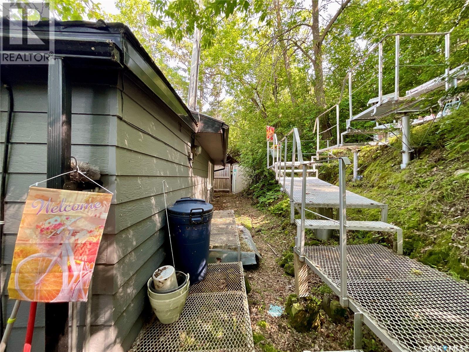 211 Osment Avenue Property Photo 41