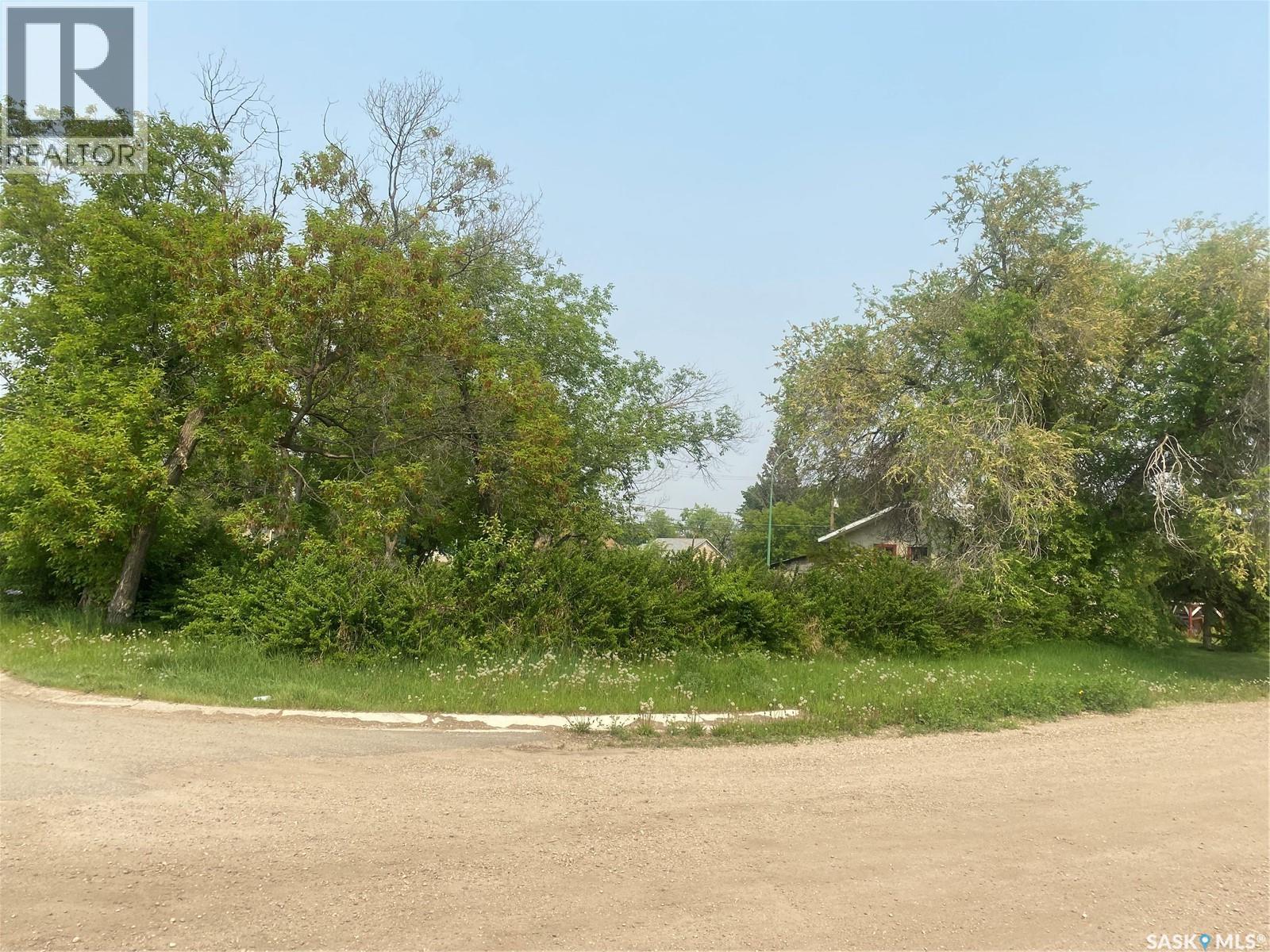 790 16th Street W Property Photo 3