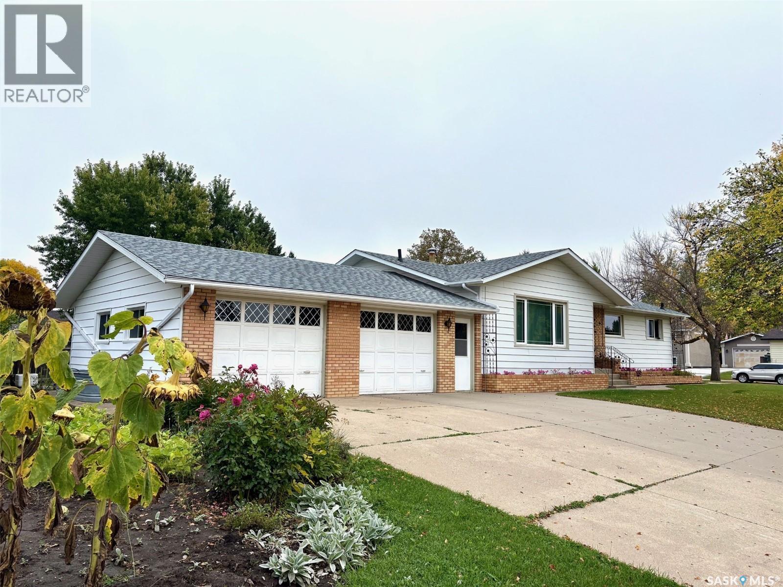 38 Rosefield DRIVE Property Photo 1