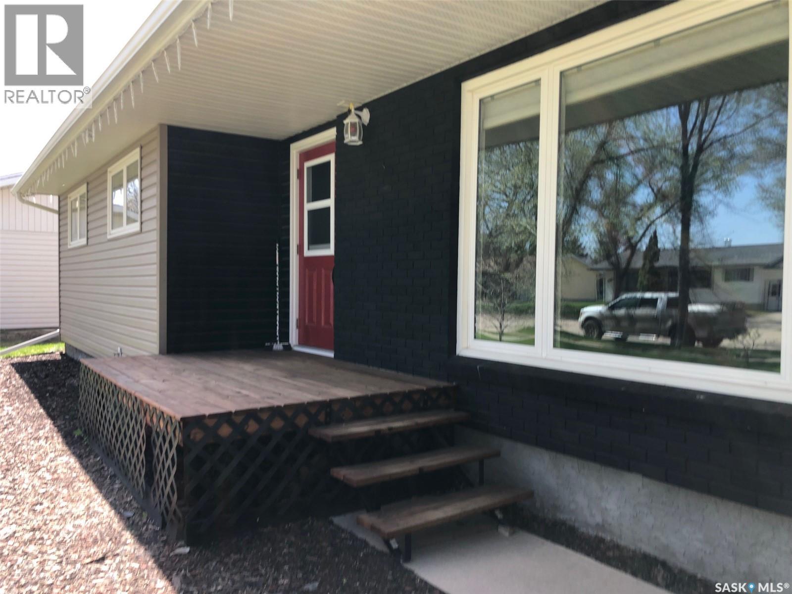 727 4th Street Property Photo 2