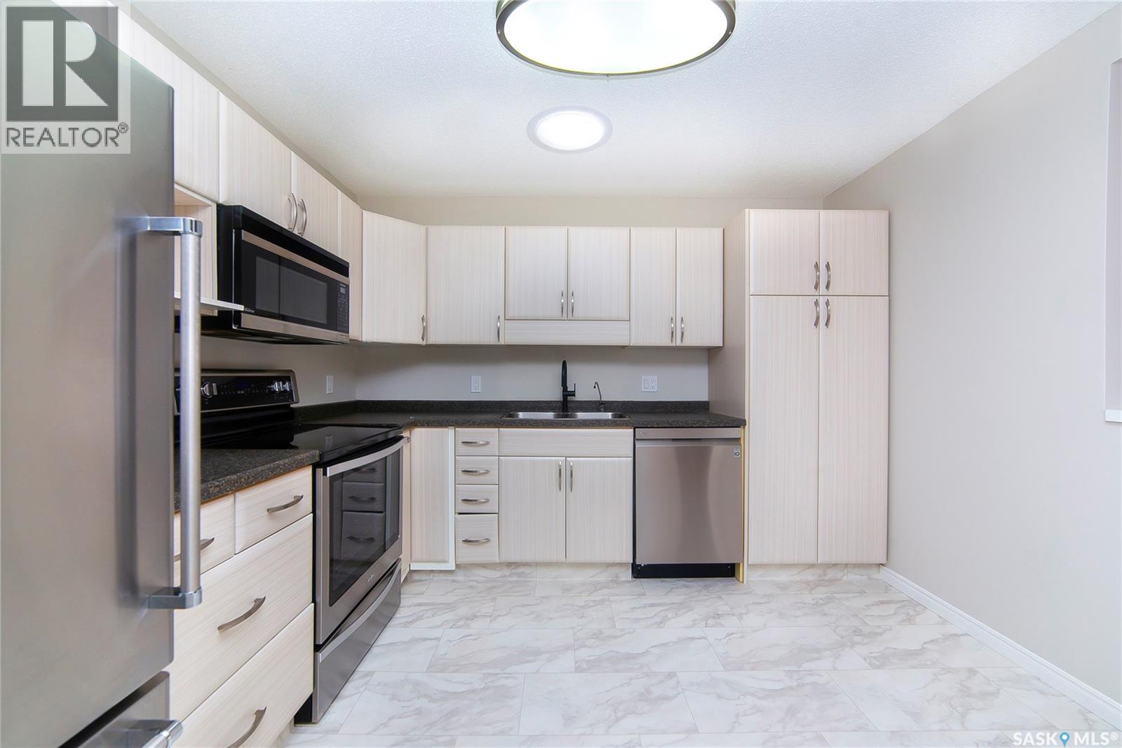 8 3415 Calder Crescent Property Photo 12
