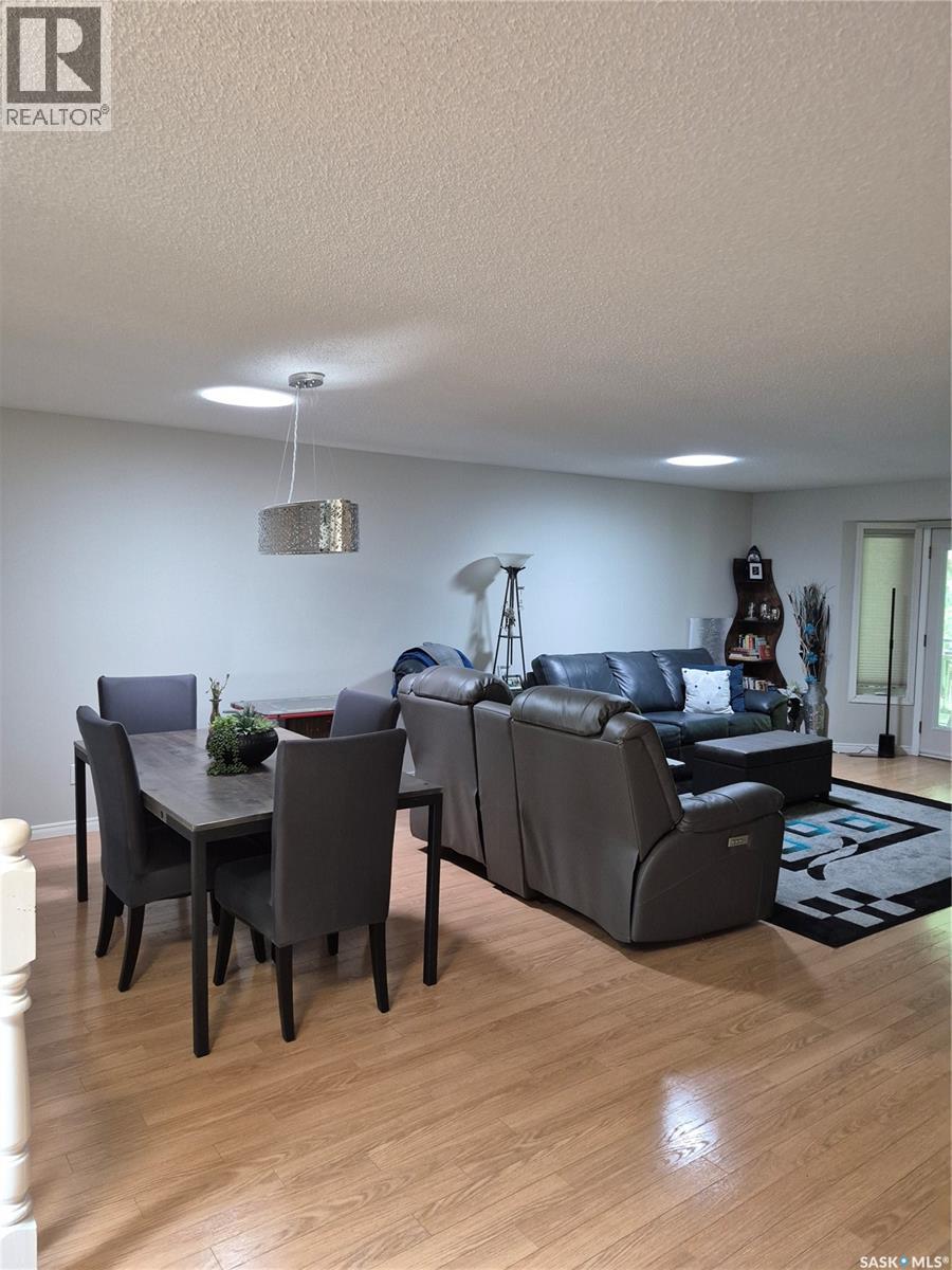 8 3415 Calder Crescent Property Photo 16