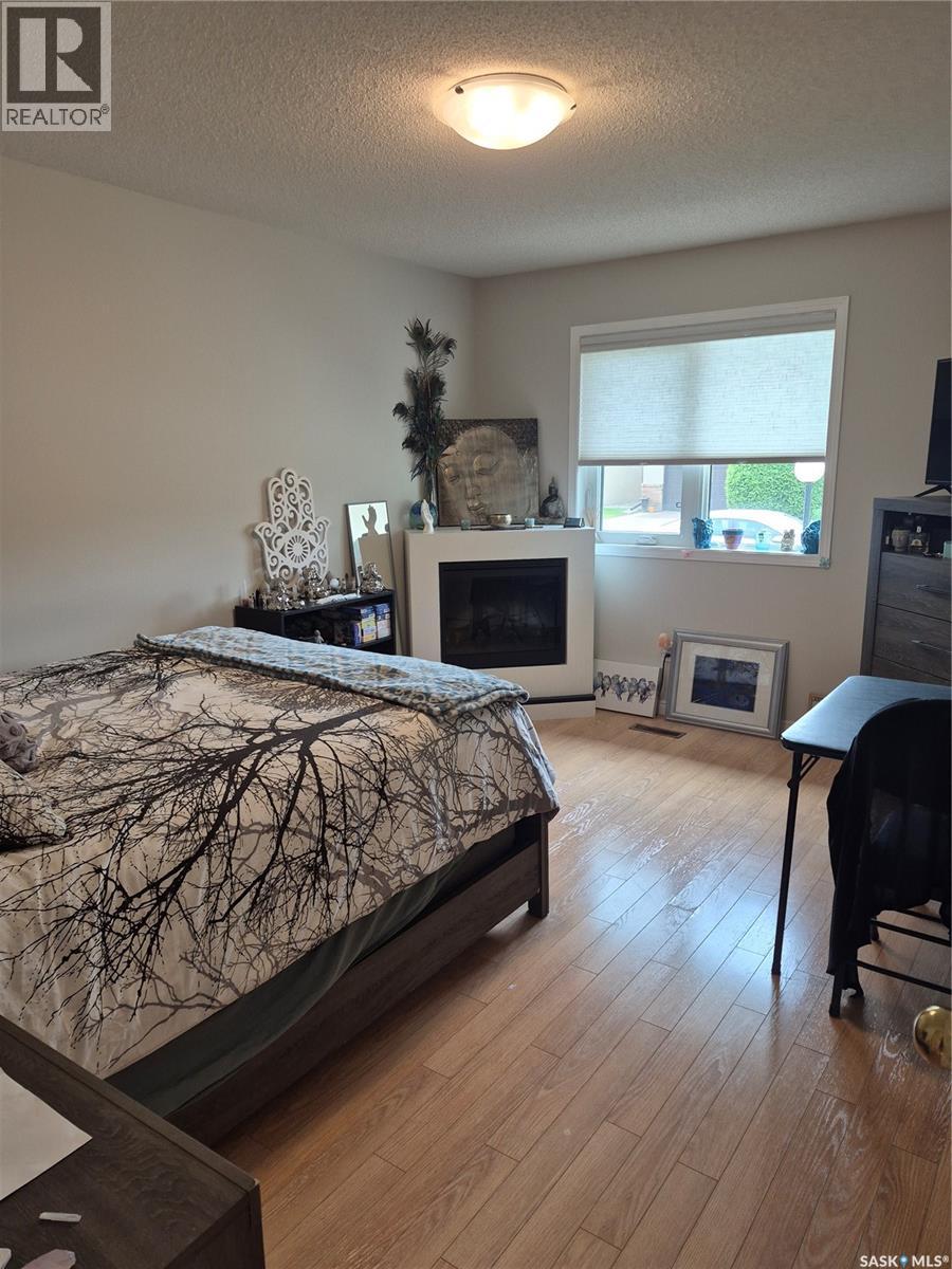 8 3415 Calder Crescent Property Photo 25